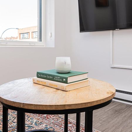 Wonderful New Studio Close To Mount Royal By Den Stays Montreal Room photo