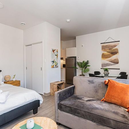 Wonderful New Studio Close To Mount Royal By Den Stays Montreal Room photo