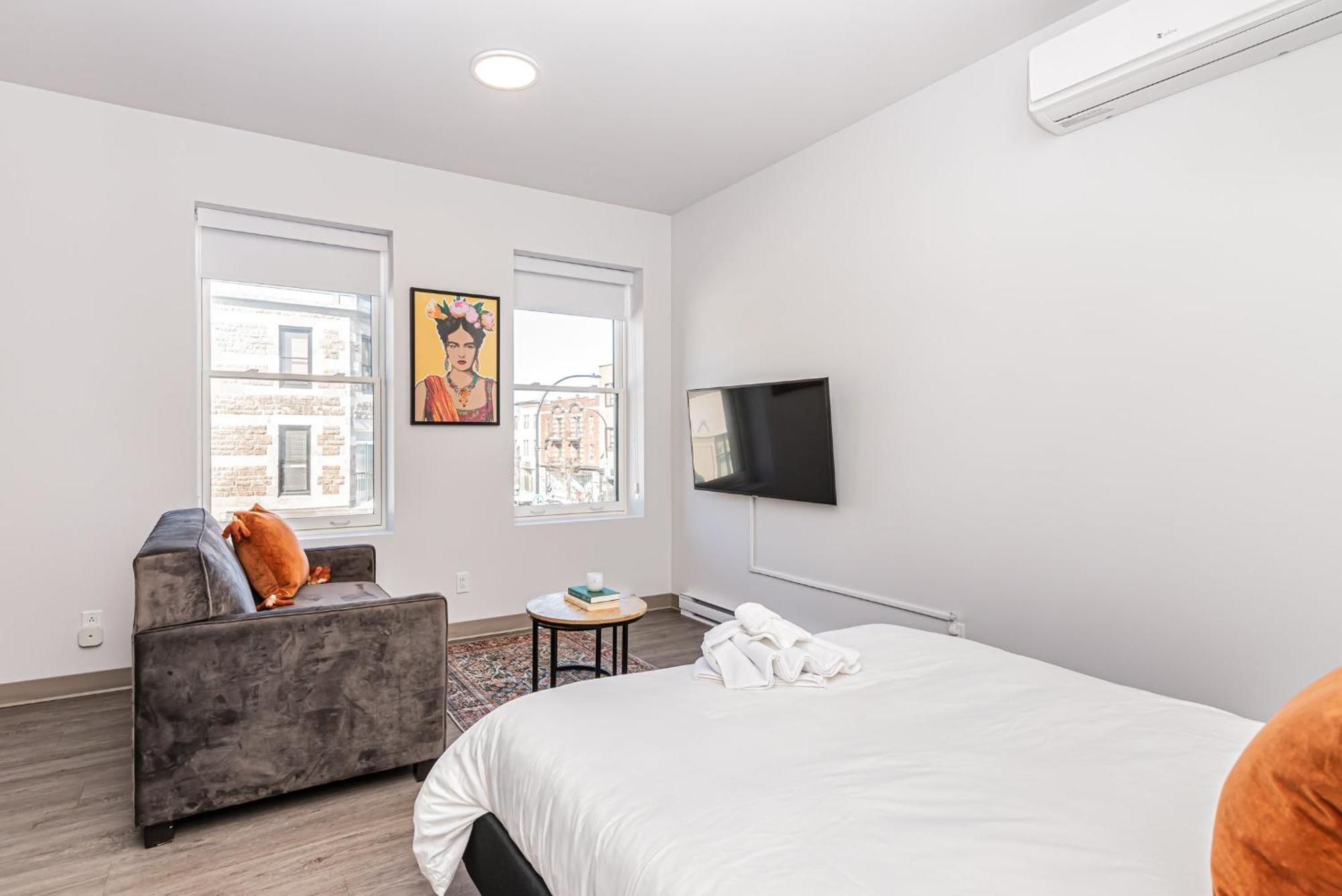 Wonderful New Studio Close To Mount Royal By Den Stays Montreal Room photo