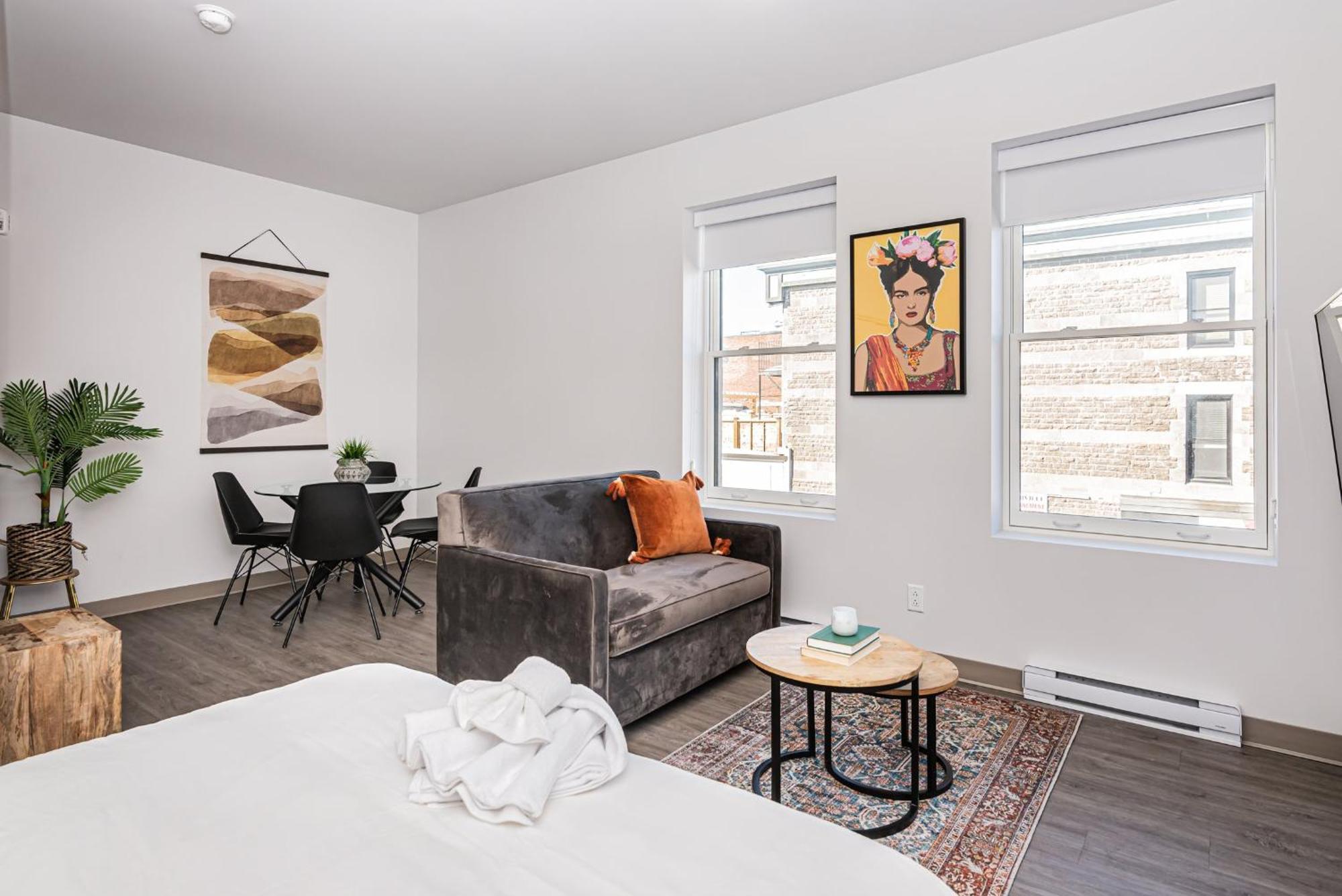 Wonderful New Studio Close To Mount Royal By Den Stays Montreal Room photo