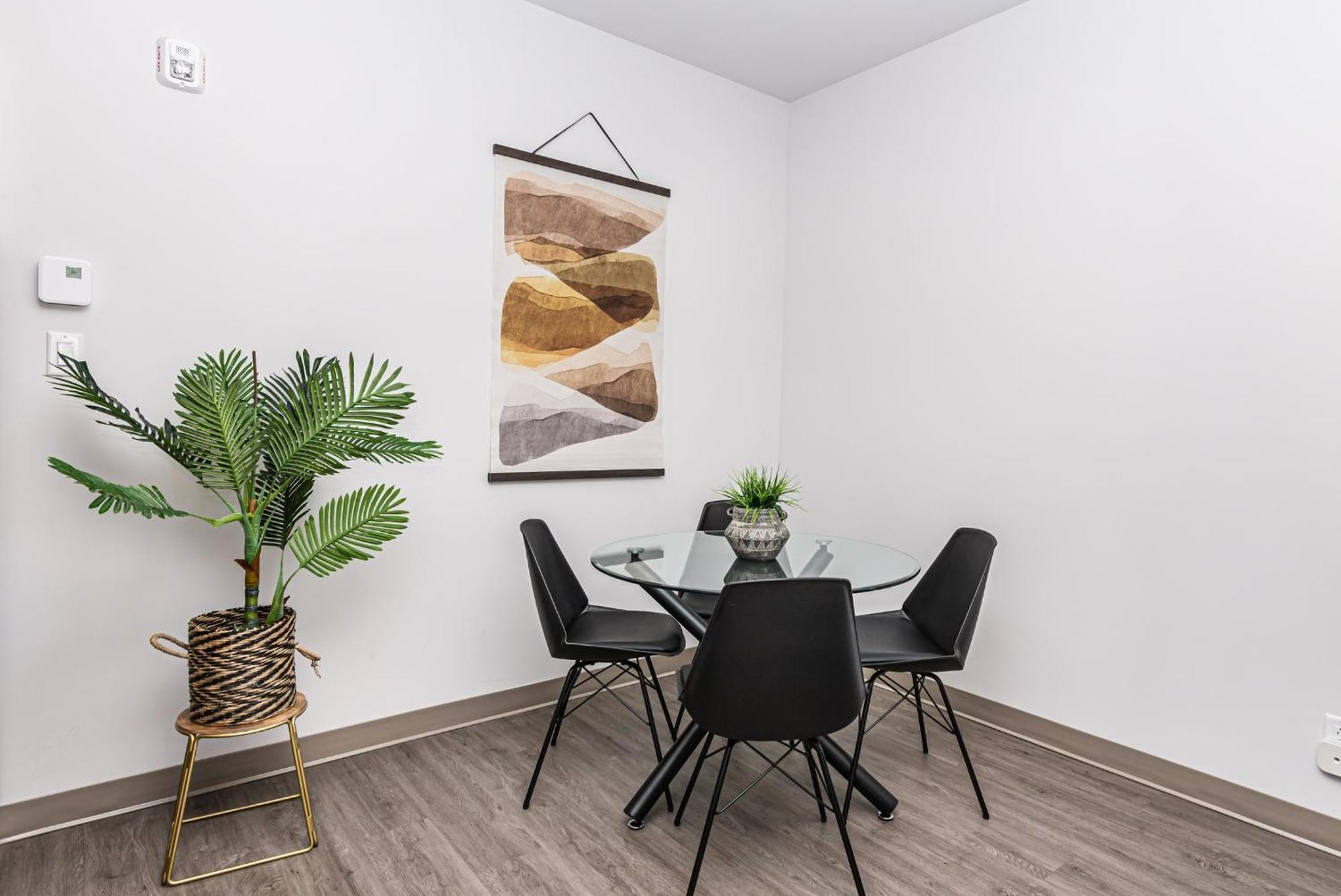 Wonderful New Studio Close To Mount Royal By Den Stays Montreal Room photo