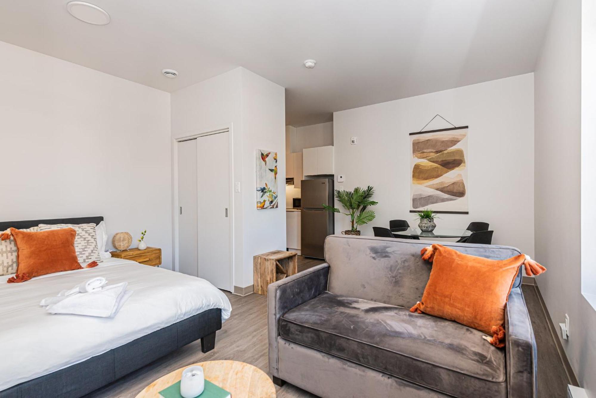 Wonderful New Studio Close To Mount Royal By Den Stays Montreal Room photo